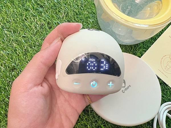 育兒好物【新貝樂 Hand Free2.0調頻免持電動吸乳器