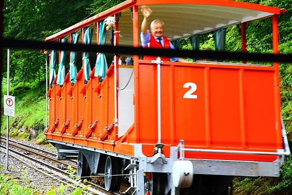 Historic Grandhotel Giessbach的登山電車