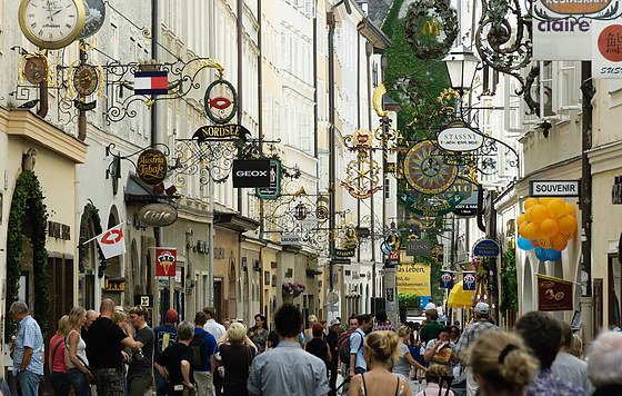 Salzburg-Getreidegasse-5-b