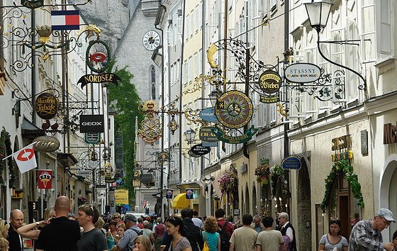 Salzburg-Getreidegasse-7-b