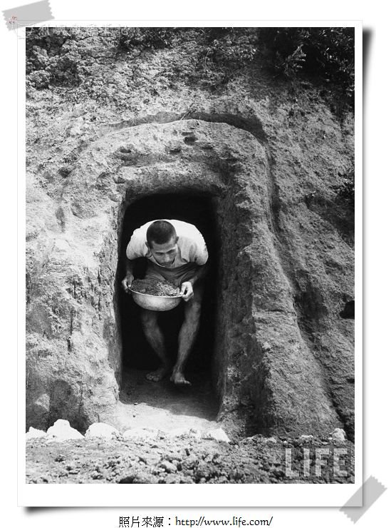 A Nationalist Chinese soldier working on a bunker on Quemoy Island.jpg