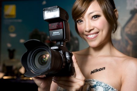 Nikon D5000擁有超便利450度旋轉LCD螢幕與19 種自動場景模式.JPG