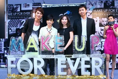 (左至右)小凱老師、張 芸京、MAKE UP FOR EVER 品牌經理陳珮琳、法意企業薛向容董事.jpg