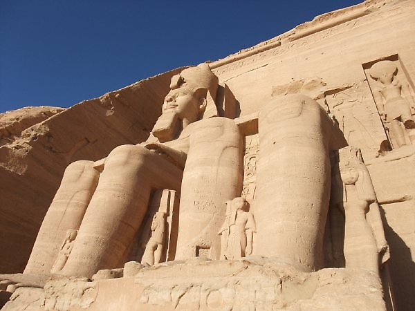 abu simbel 2.jpg