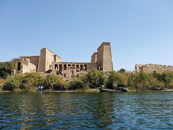 philae temple 2.jpg