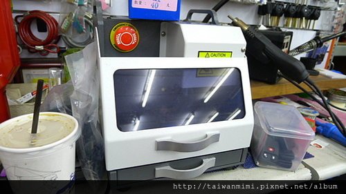 oMTgKOlhEAyI_v414ijF6A