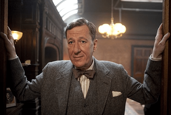 the-kings-speech-geoffrey-rush-bow-tie.png