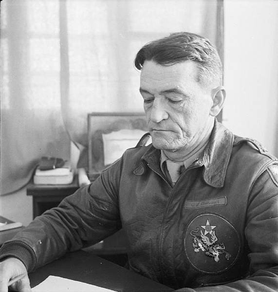 Cecil_Beaton_Photographs-_Political_and_Military_Personalities;_Chennault,_Claire_Lee_IB1113C.jpg