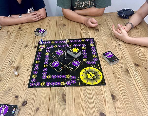 台北松山-多樣化桌遊複合遊樂空間玩到飽-飛鷹桌遊