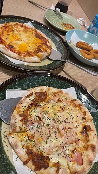 桃園中壢-SOGO附近多樣化義式餐點-Johnny&apos;s pi