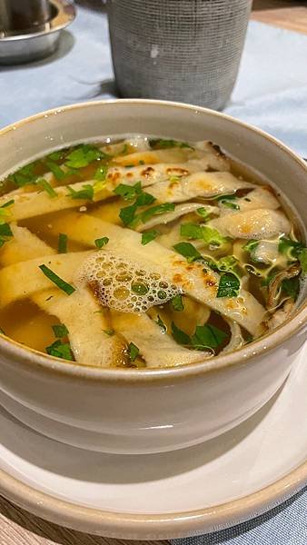 2025奧斯匈行-超高CP值的義式料理＋驚豔炸豬排，藏在湖區