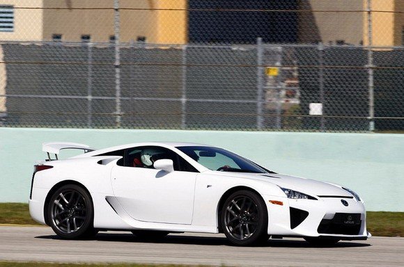 02-lexuslfafd_580.jpg