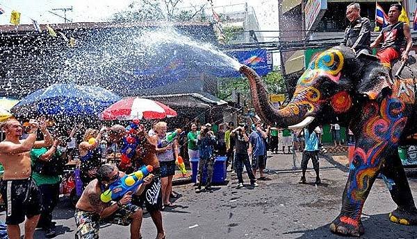 bangkok-songkran.jpg