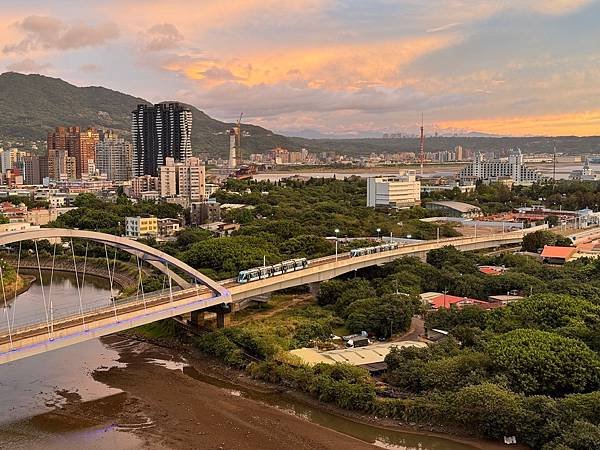 颱風前的夕陽