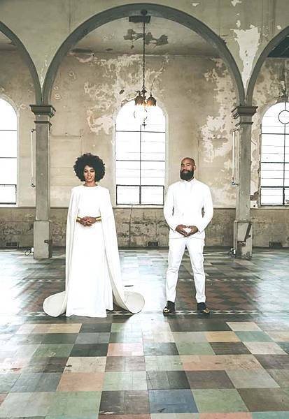 A-First-Look-at-Solange-Knowles-Wedding-Dress-1