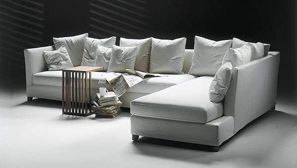 victor-sectioanl sofa.jpg