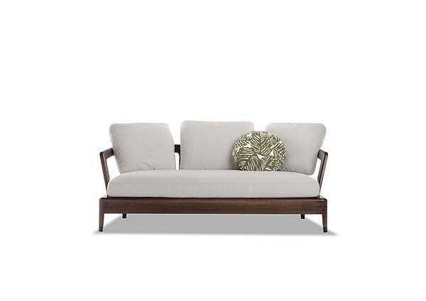 virginia outdoor_sofa_1.jpg