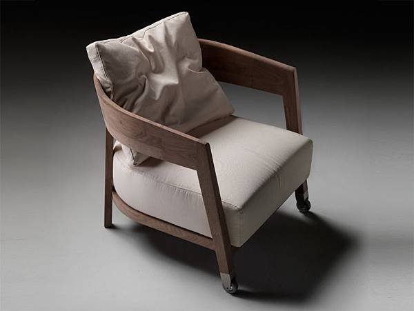 caroline_armchair_flexform_3.jpg