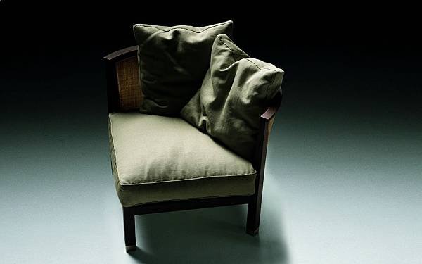 rosetta_armchair_flexform_1.jpg