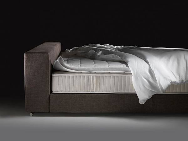 groundpiece slim_bed_flexform_4.jpg