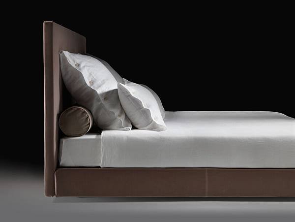 oltre_bed_flexform_3.jpg