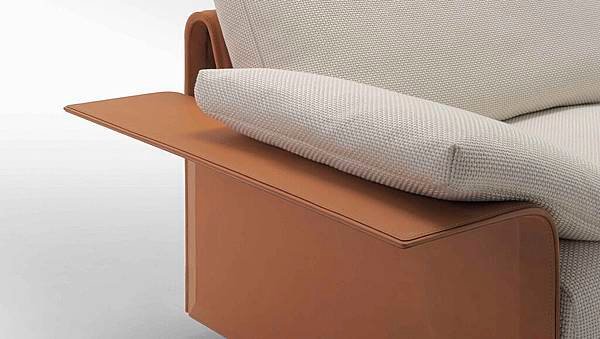 Hampton Sofa_3_detail.jpg