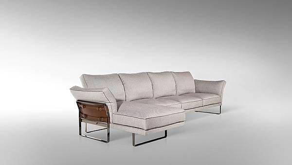 Metropolitan Sofa_3.jpg