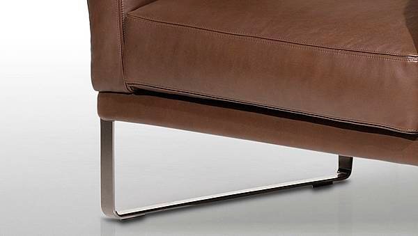 Metropolitan Sofa_7_detail.jpg