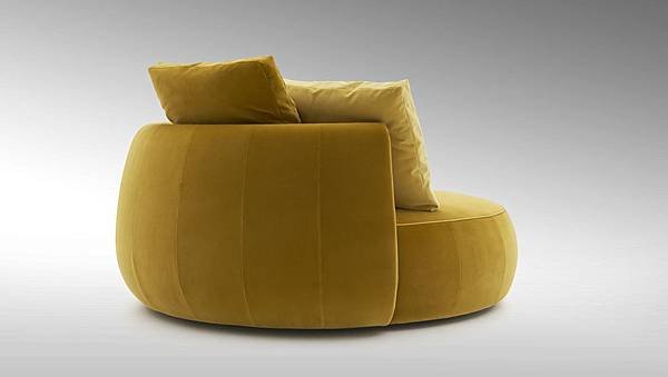 Moony Sofa_3.jpg