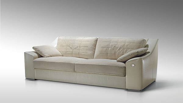 Silvano Sofa_3.jpg