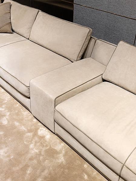 Bastian modular sofa_bastian_livingroom_ipe-1.jpg