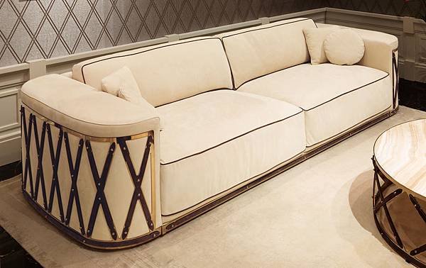 Kingsley sofa_Kingsley_living room_ipe-2.jpg