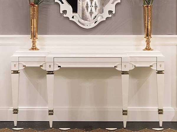 Windsor console_Windsor Entrance%26;Hall_living room_ipe-3.jpg