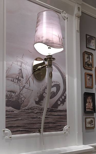 Sieglinde wall lamp_Windsor Relax Room_living room_ipe-2.jpg