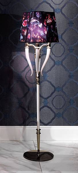 Esmeralda floor lamp_Windsor Relax Room_living room_ipe-3.jpg