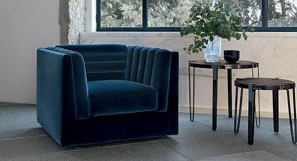 RELIEF_sofa_trussardi-3.jpg