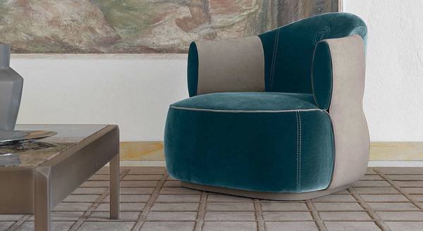 LARZIA_armchair_trussardi-2.jpg