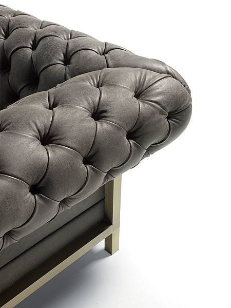 MY CHESTER tuft_sofa_bellavista-2.jpg