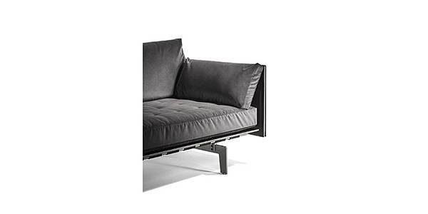 clayton_sofa_poltrona frau-3.jpg