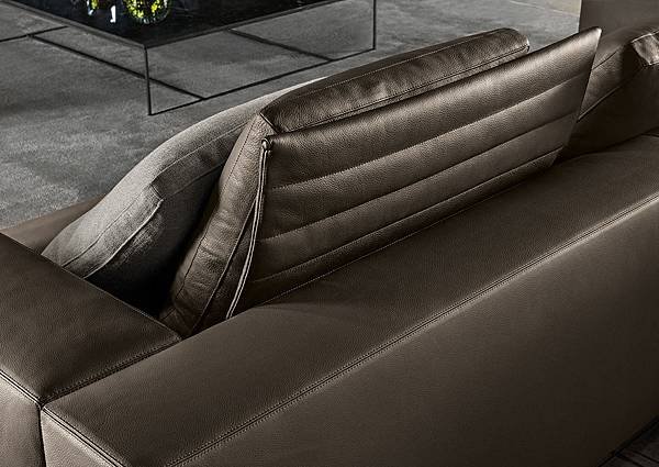 white_sofa_minotti-21.jpg