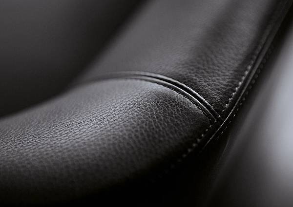 reeves_sofa_minotti-16.jpg