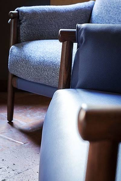 times lounge_armchair_poltronafrau-2.jpg