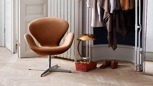 swan chair-fritzhansen.jpeg