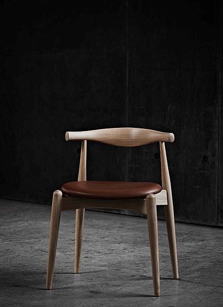 ch20 elbow chair-carlhansen.jpeg