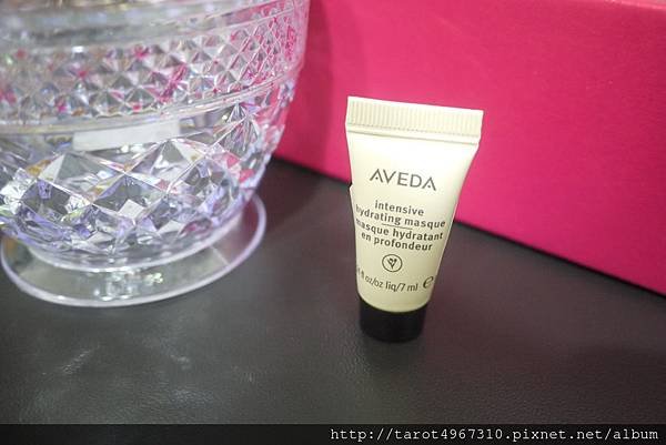 AVEDA 強效保濕面膜 01.JPG