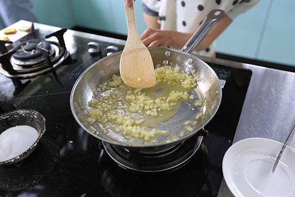 黑虎蝦海藻干貝風味燉​飯