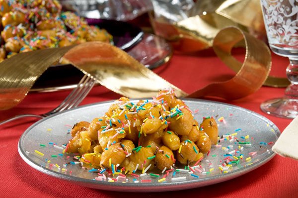 STRUFFOLI (SMALL TRADITIONAL FRITTERS)