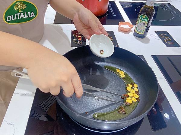 【鈴木主廚の義大利料理】香蒜辣椒義大利麵 Spaghetti aglio, olio e peperoncino