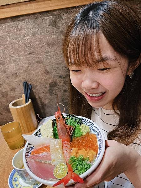 坐著做。海鮮丼飯專門店