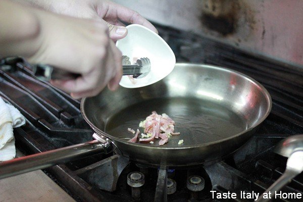 青醬雞肉碳烤義大利麵03.jpg